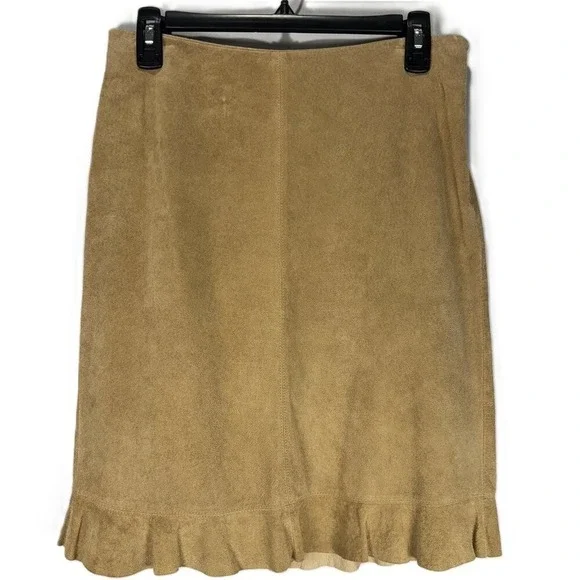 100% Suede Pencil Skirt Size 6 Tan Ruffle Hem Neutral Textured Classic Chic - Picture 2 of 7